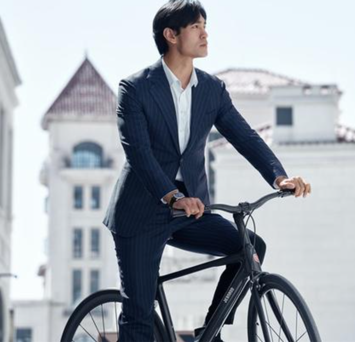 小米有品推出都市精英碳纖維自行車，整車碳纖維高達95%，不到7Kg