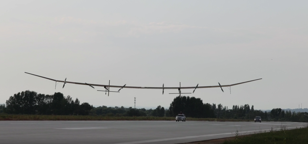 剛剛，臨近空間大型太陽能無人機(jī)首飛成功