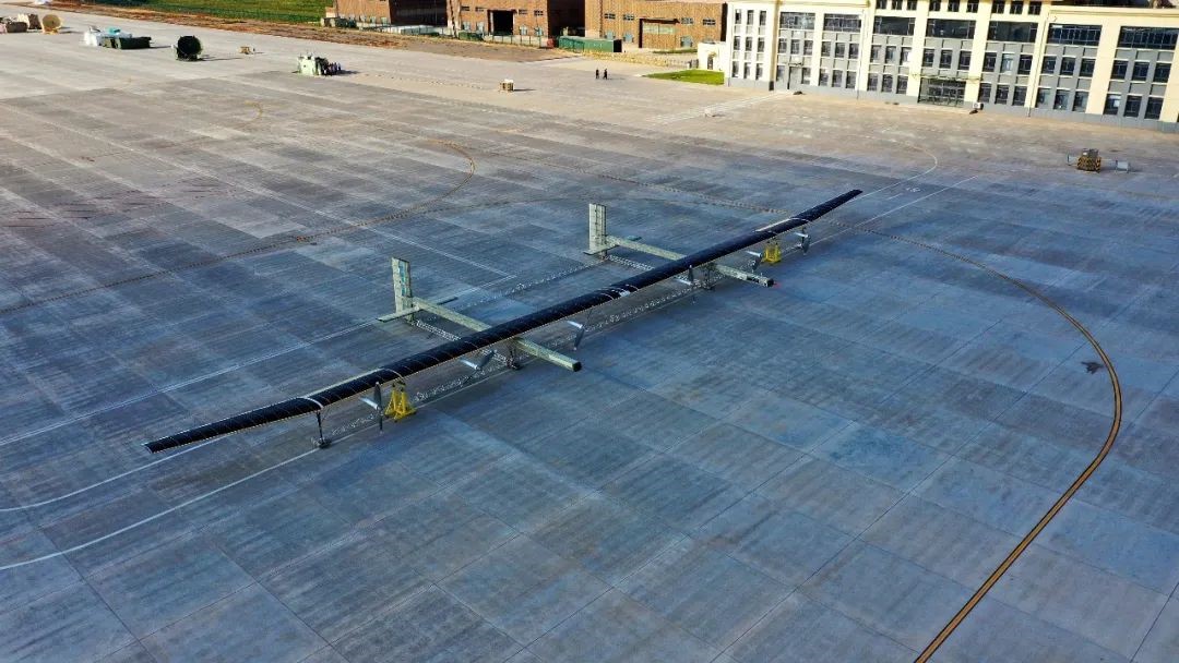 剛剛，臨近空間大型太陽能無人機(jī)首飛成功