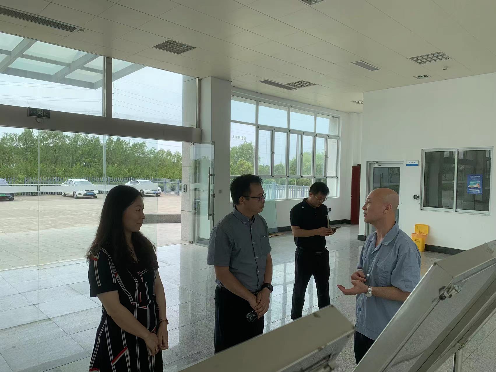 中國復(fù)合材料工業(yè)協(xié)會秘書長孟弋潔一行前往中復(fù)連眾洽談會議細(xì)節(jié)