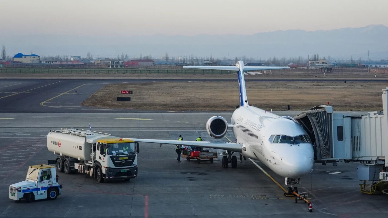 C909飛機(jī)載客突破3000萬人次